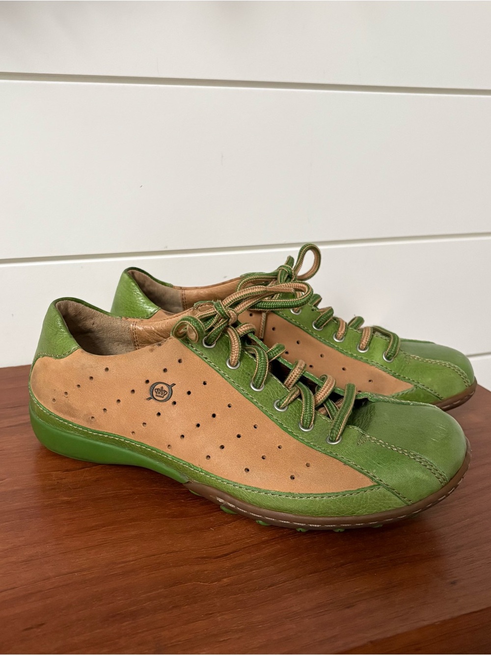 Vintage Y2K Born Hawkeye Leather Lace Up Oxfords Shoes Tan Green Size 7 Walking